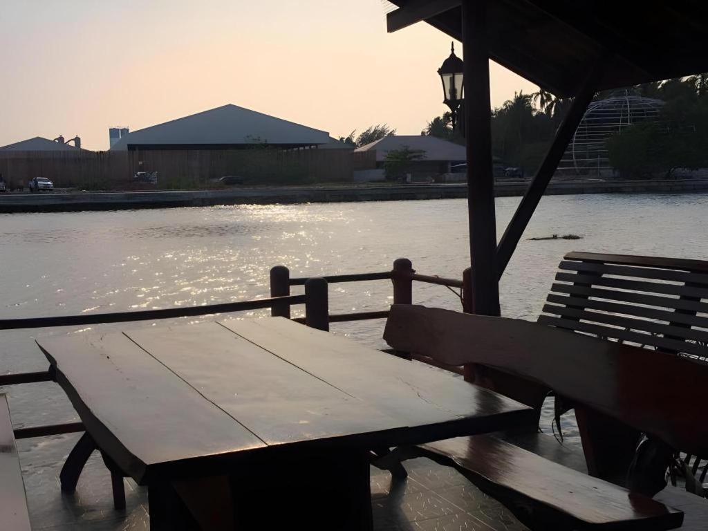 Ruennamyen Resort Amphawa Samut Songkhram Εξωτερικό φωτογραφία